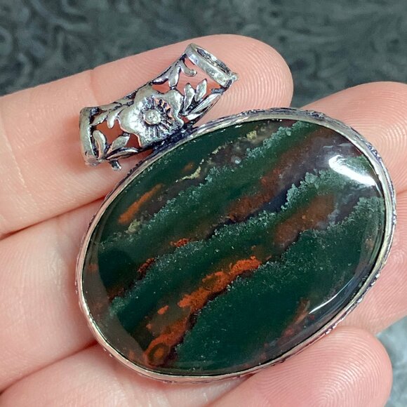 Floral Heliotrope Bloodstone Pendant Stone Crystal Jewelry - Picture 1 of 9